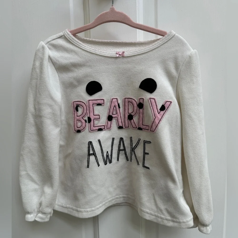 NWOT Carter’s 2T Girls White Fleece Bearly Awake Long Sleeve Pajama Top